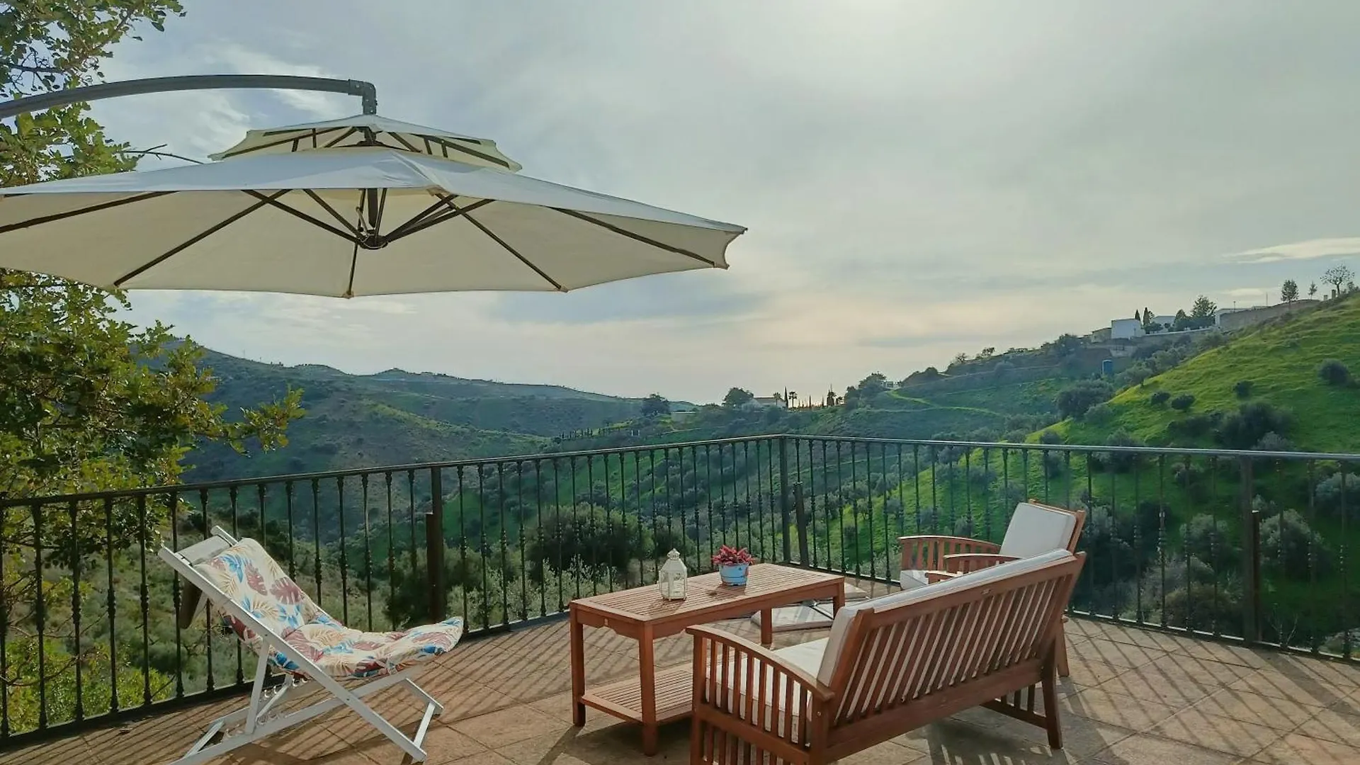 Moclinejo Casa Del Sol - Amazing Private Villa, 20 Km From Malaga Center 0*,  ספרד